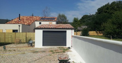 Porte de garage Sumène